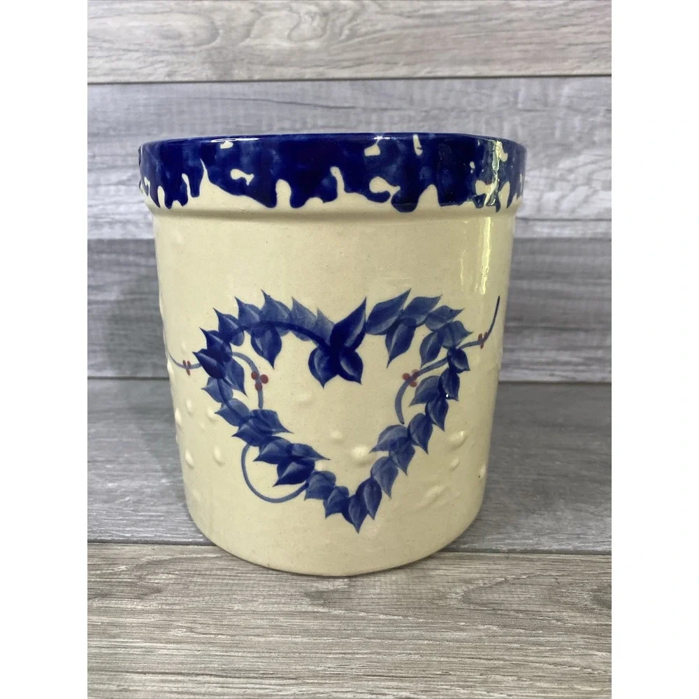 Alpine Pottery Stoneware Crock Roseville Ohio Blue Heart Cream Excellent 1995